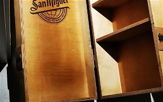 For sale: Beer exposition wood case to collect