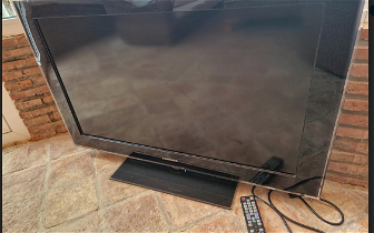 For sale: 40 inch Samsung TV