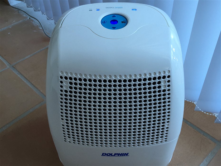 NOW SOLD !!  For sale: 20 litre Dehumidifier