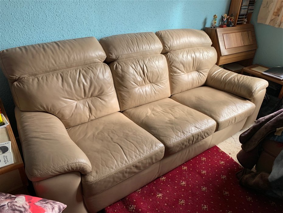 For sale: Suite Leather Beige, 3 seater, 2 seater and storage footstool