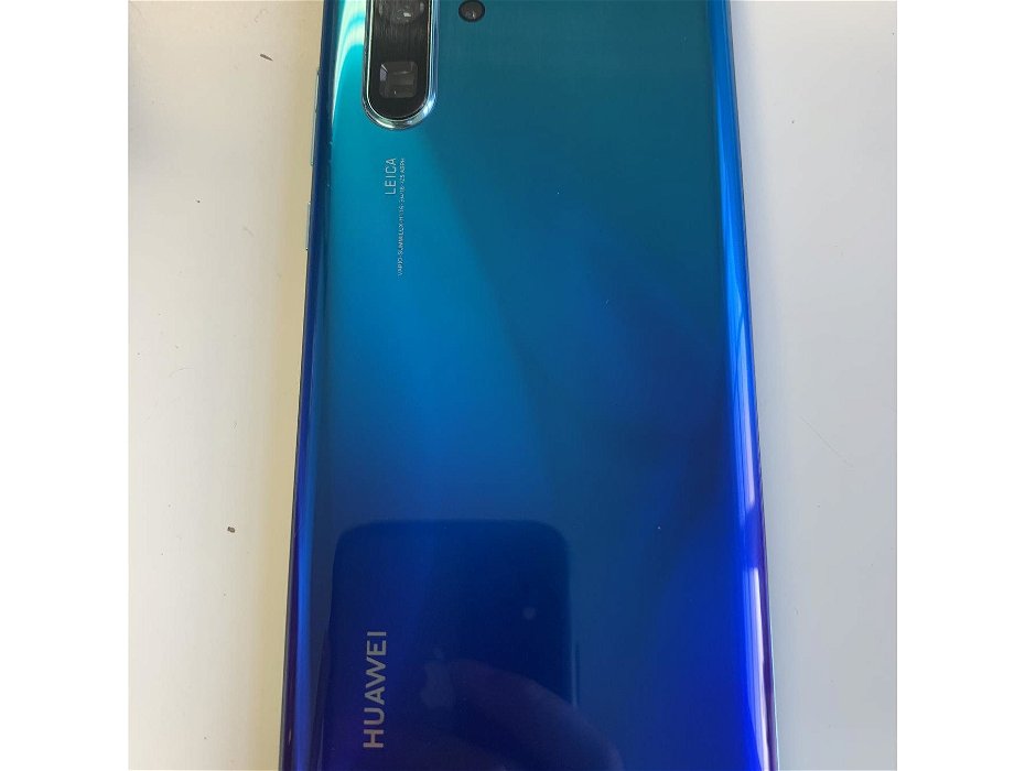 Lost: Huawei blue p30 mobile phone & Adidas trainers
