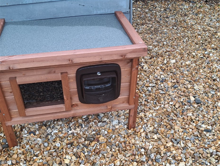 For sale: Insulated unused wooden cat house