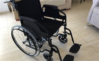 For sale: Wheelchair with detachable power pack