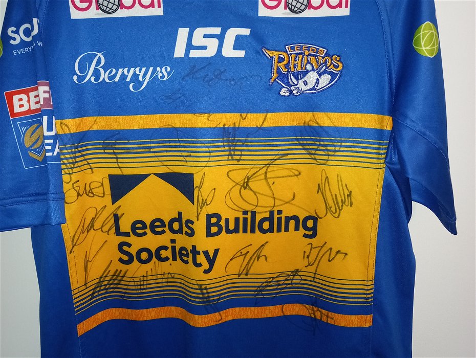 For sale: Signed Leeds Rhinos Shirt (2)
