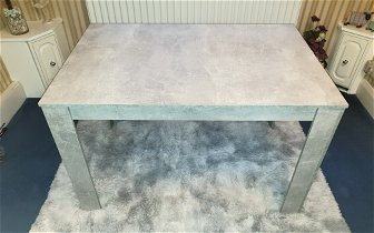 For sale: DINING TABLE
