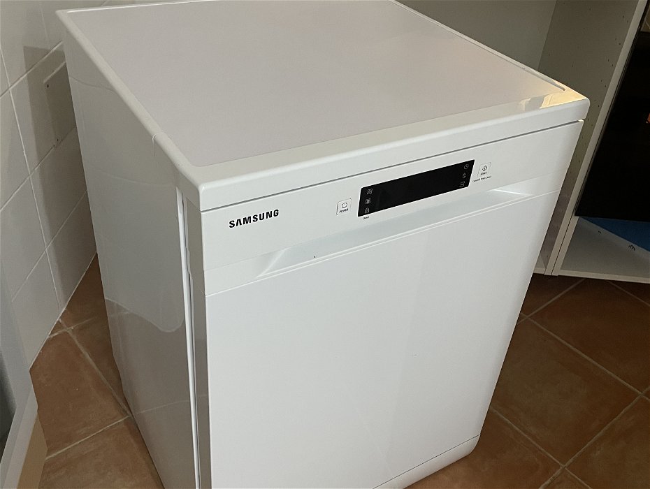 For sale: Brand New Samsung Series 6 Dishwasher