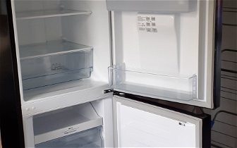 For sale: Hisense fridge freezer