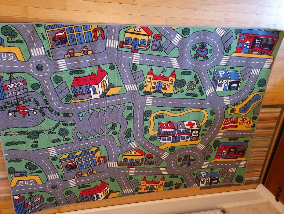For sale: Large carpet play mat
