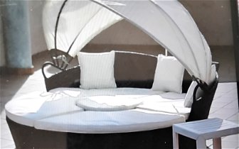 For sale: Outdoor day bed/ lounge furniture
