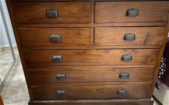 For sale: Chest of Drawers
