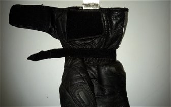 Lost: Motorcycle glove