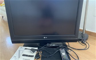 For sale: 32” LG tv with digital box