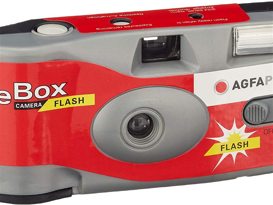 Lost: Analog camera red