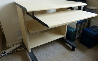 For sale: COMPUTER TABLE/STATION