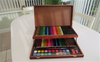 For sale: New Colouring Pencils and Graphite Pencils set
