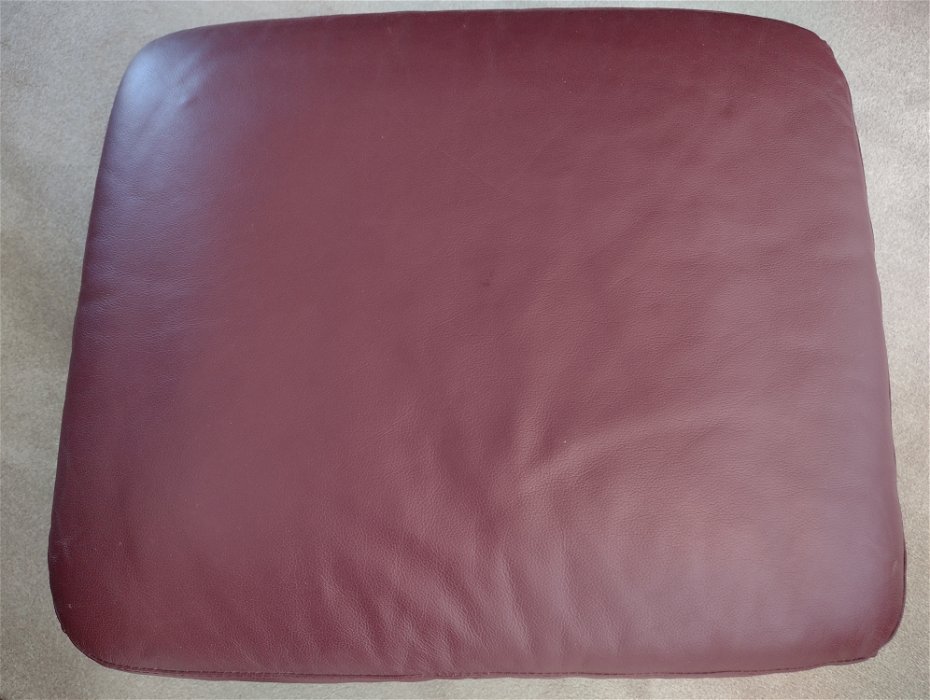 For sale: Bargain. Italian Leather Poufy Colour Burgundy Measures... L 28