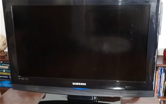 For sale: 26 inch Samsung TV very good condition and works perfectly
