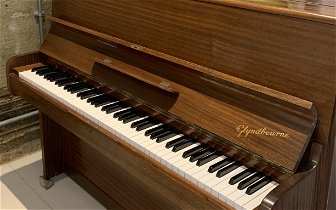 For sale: Upright piano for sale