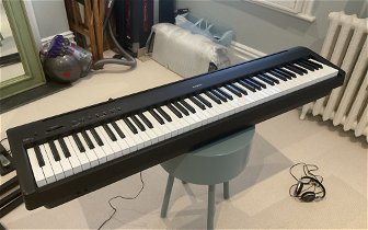 For sale: Electric keyboard digital piano