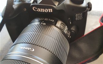 For sale: 1 / 4  CANON EOS 60D WITH EFS 18-135MM