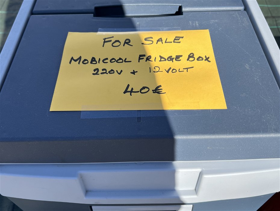 For sale: Mobicool Fridge Box