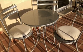 For sale: Small round table and chairs