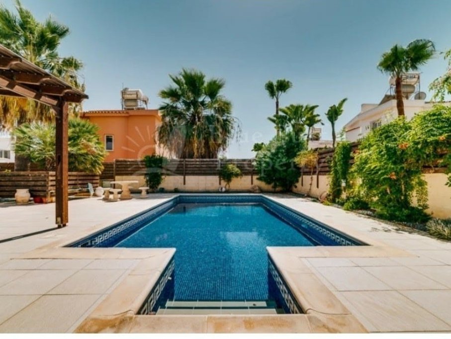 Villa to rent in Ayia Thekla