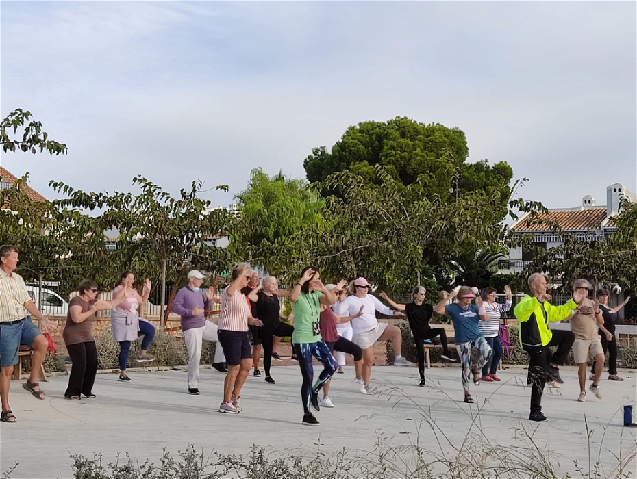 Free Tai Chi Ch'uan classes on the playa Aquamarina, Cabo Roig every Thursday at 09:00.