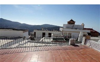 How much can re rebuild on a roof terrace in almeria enix with a single level property with roof terrace ?