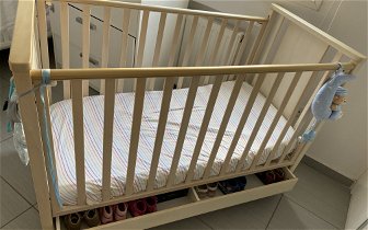 For sale: 2 cots and 2 baby stroller for sell