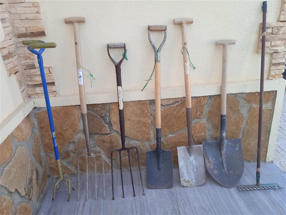 For sale: Garden tools
