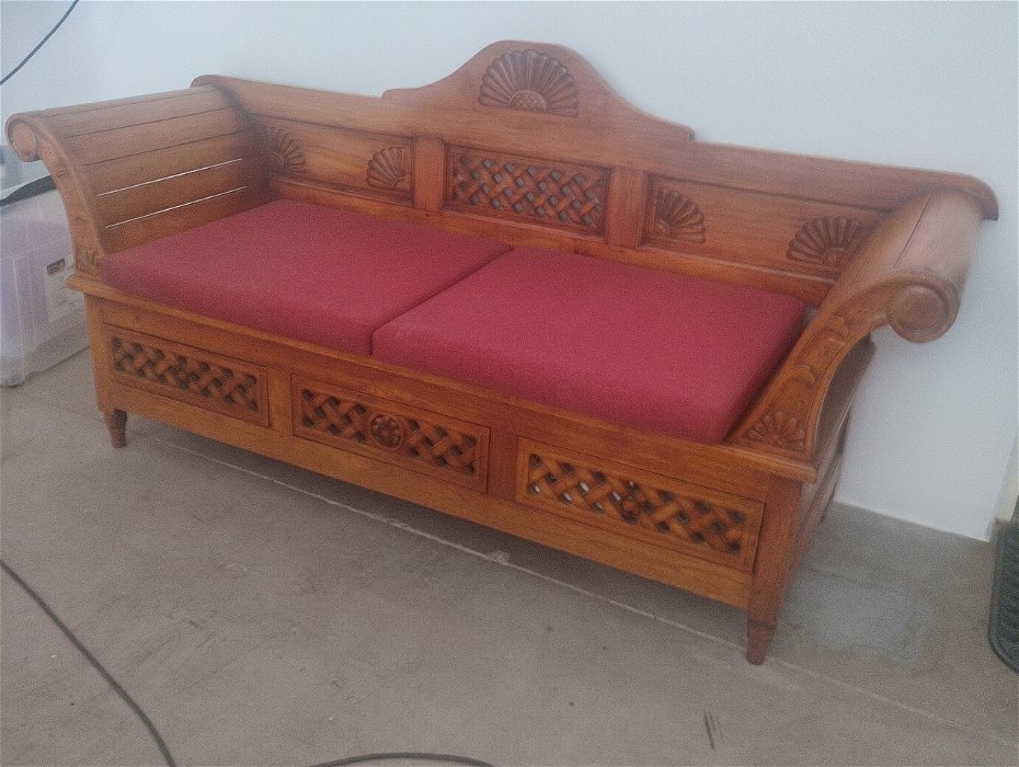 For sale: Beautiful solid wooden sofa/Terrace/Conservatory