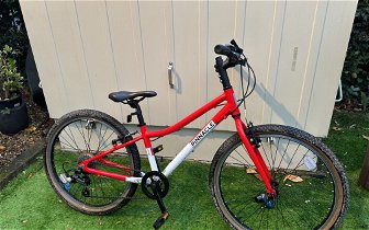 For sale: Pinnacle Aspen bike 24 inch