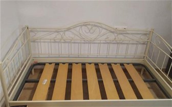 For sale: Metal Daybed for sale