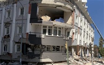 helping the people in the earthquake zone in turkey